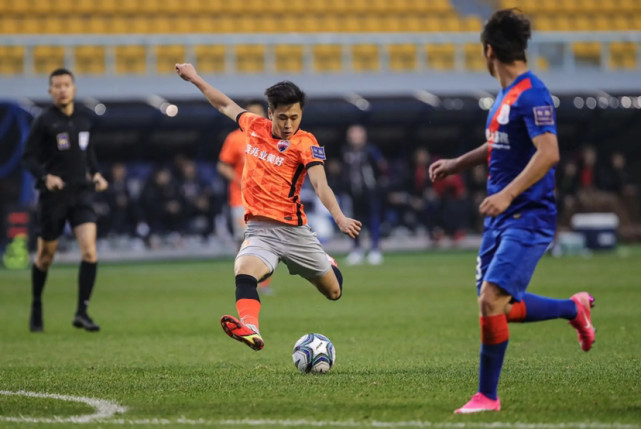 爱游戏官网网页版入口-今晚突围战来临，里昂围绕中超完成体检，赛场秩序良好，训练强度明显提升(里尔vs里昂延期最新消息)