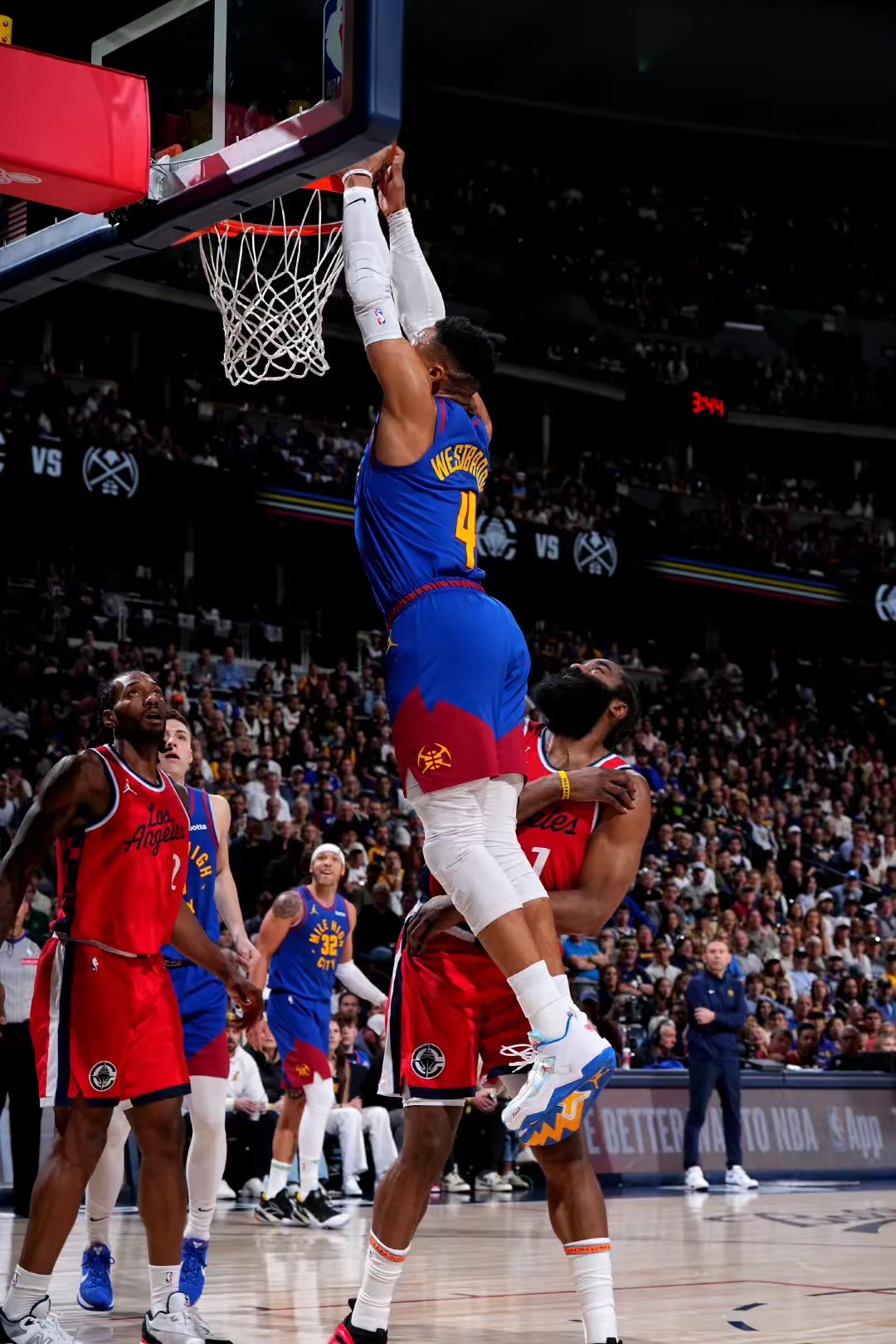 爱游戏官网-清晨NBA季后赛传出新动向，曼城外线爆发，管理层表态——态度坚定，球探报告显示潜力的简单介绍